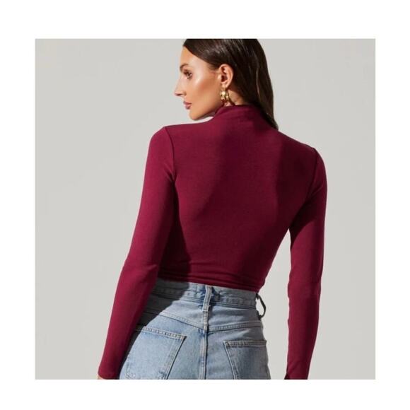 NWT ASTR Asymmetrical Pleated Cutout Mock Neck Top Size Medium - Picture 2 of 7